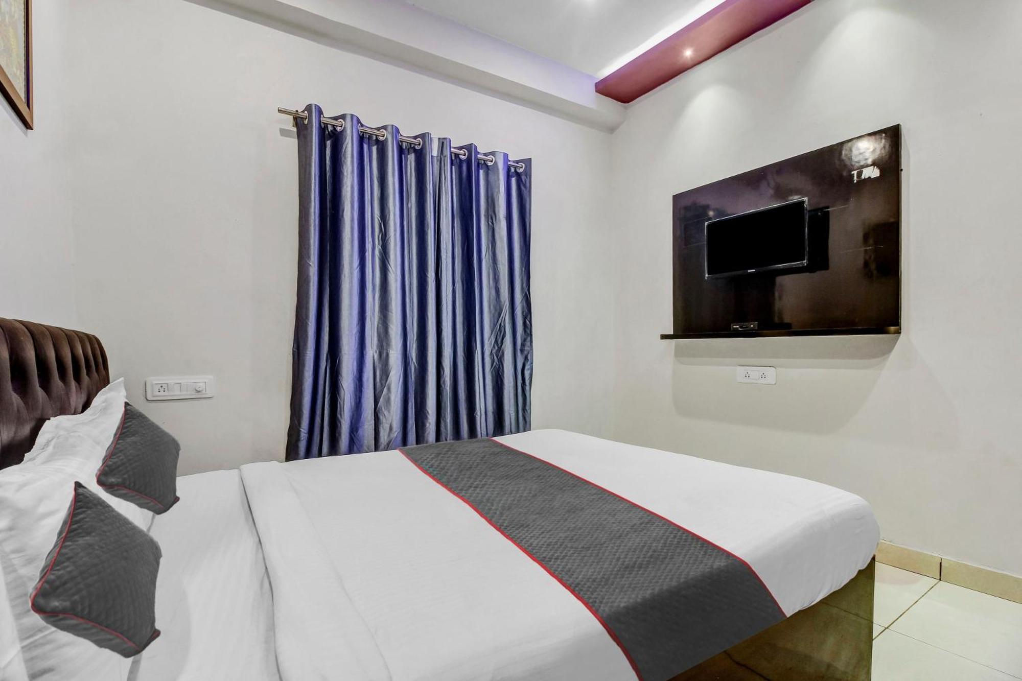 Collection O Galaxy Suites Хайдарабад Экстерьер фото