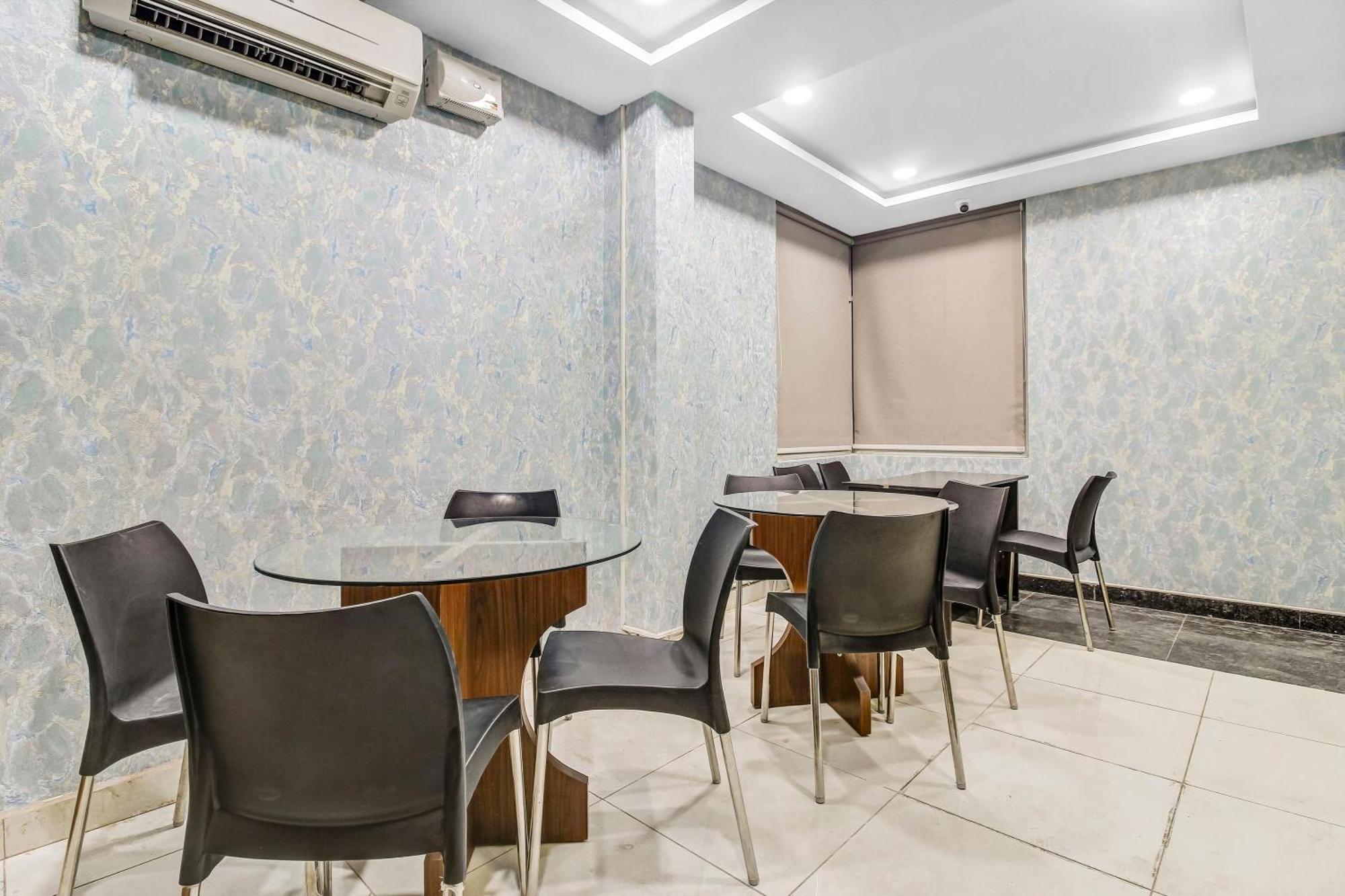 Collection O Galaxy Suites Хайдарабад Экстерьер фото